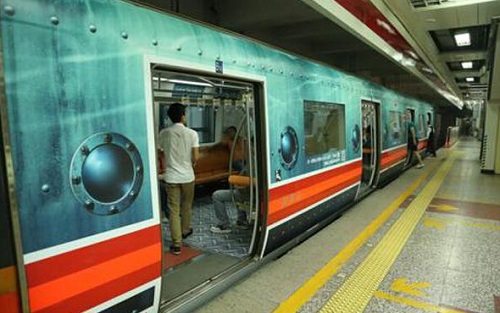 地鐵廣告推廣手機APP，確實可行！