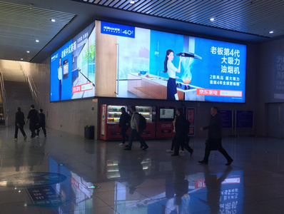 石家莊高鐵站西廣場到達(dá)廳北出口墻體燈箱廣告