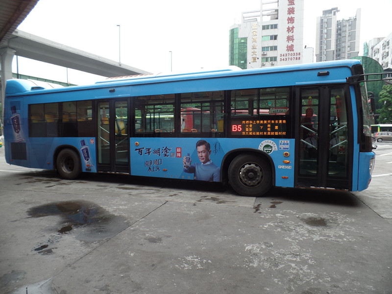 百年糊涂酒廣州公交車(chē)廣告