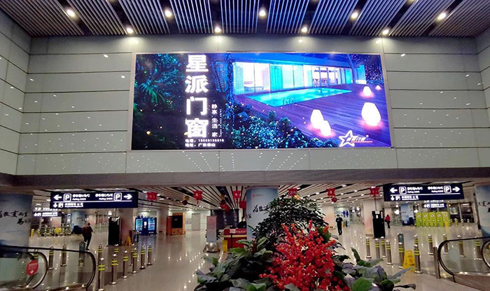 北京首都機場燈箱廣告2