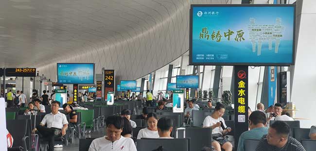 鄭州機場廣告中，候機廳聯(lián)排屏都有哪些優(yōu)勢？
