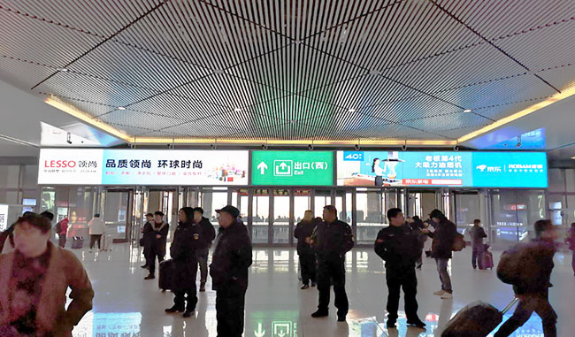 出站門楣燈箱 出站門楣燈箱