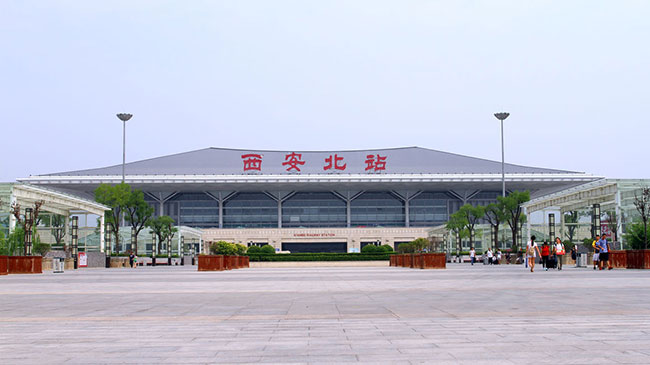 西安高鐵站廣告中候車廳展臺(tái)媒體怎么樣？