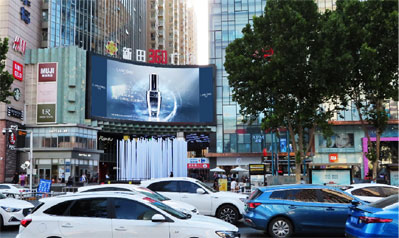 鄭州國貿360廣場外墻LED屏廣告