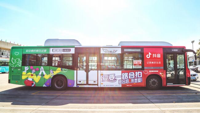 杭州候公交車廣告投放需要多少錢？
