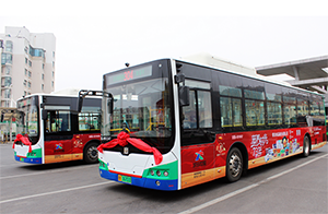 青島公交廣告線路案例，食品快消青島公交車廣告，青島公交車身廣告效果怎么樣？