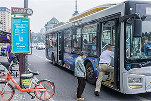 成都公交廣告價格多少錢？食品生鮮快消成都公交車身廣告案例