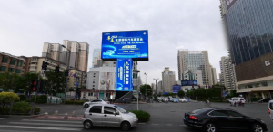 太原LED廣告價格多少錢？太原親賢街長治路龍柱LED立柱大屏廣告牌地標(biāo)