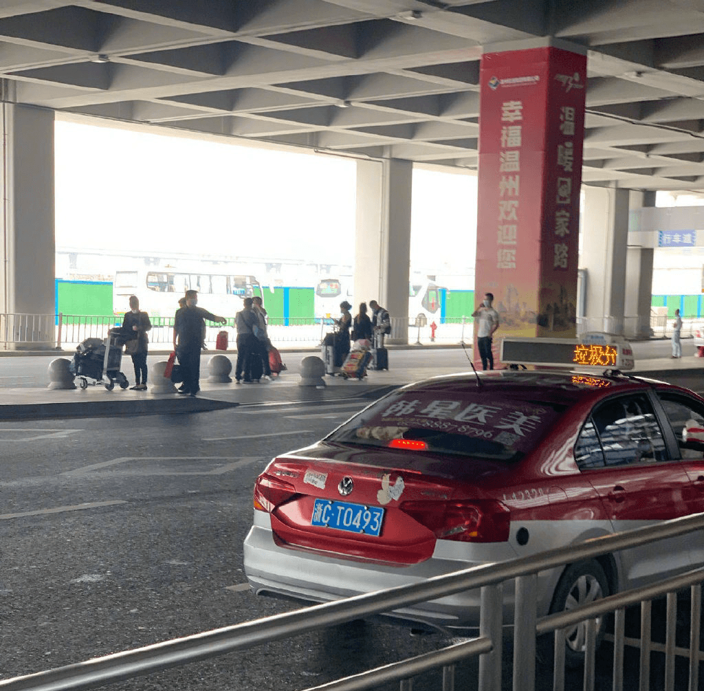 溫州出租車廣告價(jià)格多少錢？溫州出租車頂屏廣告出租車后窗貼廣告