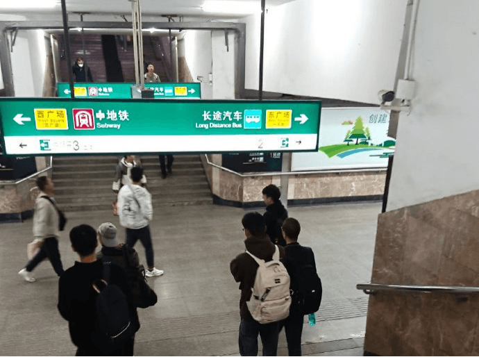 鄭州站廣告價(jià)格收費(fèi)多少錢(qián)？鄭州火車(chē)站高鐵春運(yùn)熱門(mén)出站廣告位