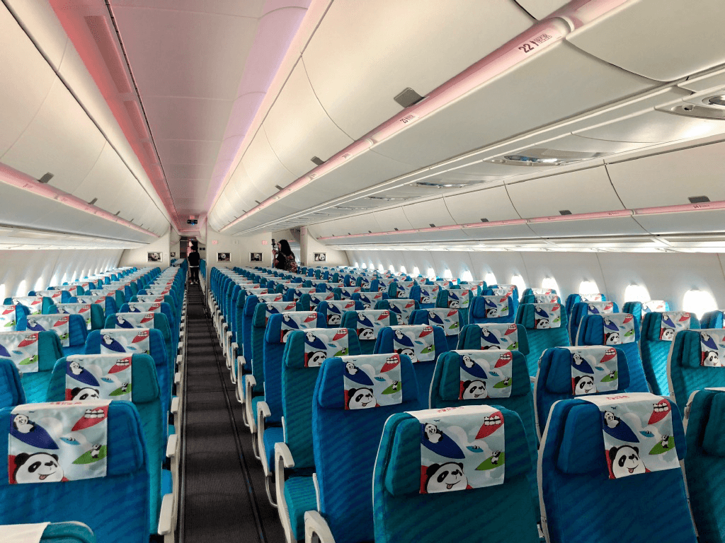 四川航空機(jī)載廣告價(jià)格收費(fèi)多少錢(qián)？川航機(jī)載飛機(jī)客艙春運(yùn)熱門(mén)廣告