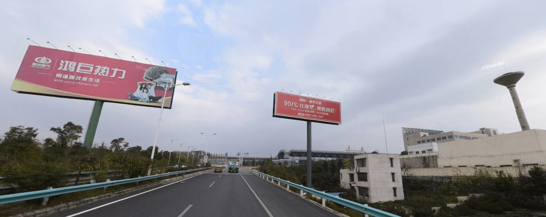 貴陽機(jī)場(chǎng)高速立柱大牌廣告價(jià)格收費(fèi)多少錢？貴陽機(jī)場(chǎng)路高桿廣告牌