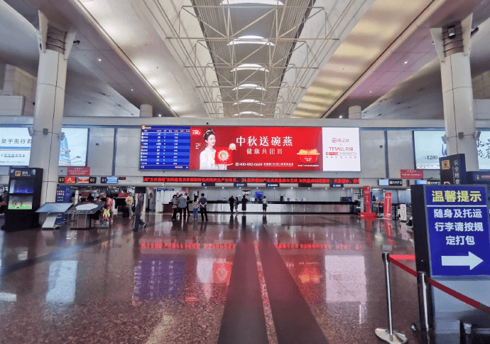 綿陽南郊機(jī)場(chǎng)廣告價(jià)格收費(fèi)多少錢？綿陽機(jī)場(chǎng)出發(fā)春運(yùn)熱門廣告牌