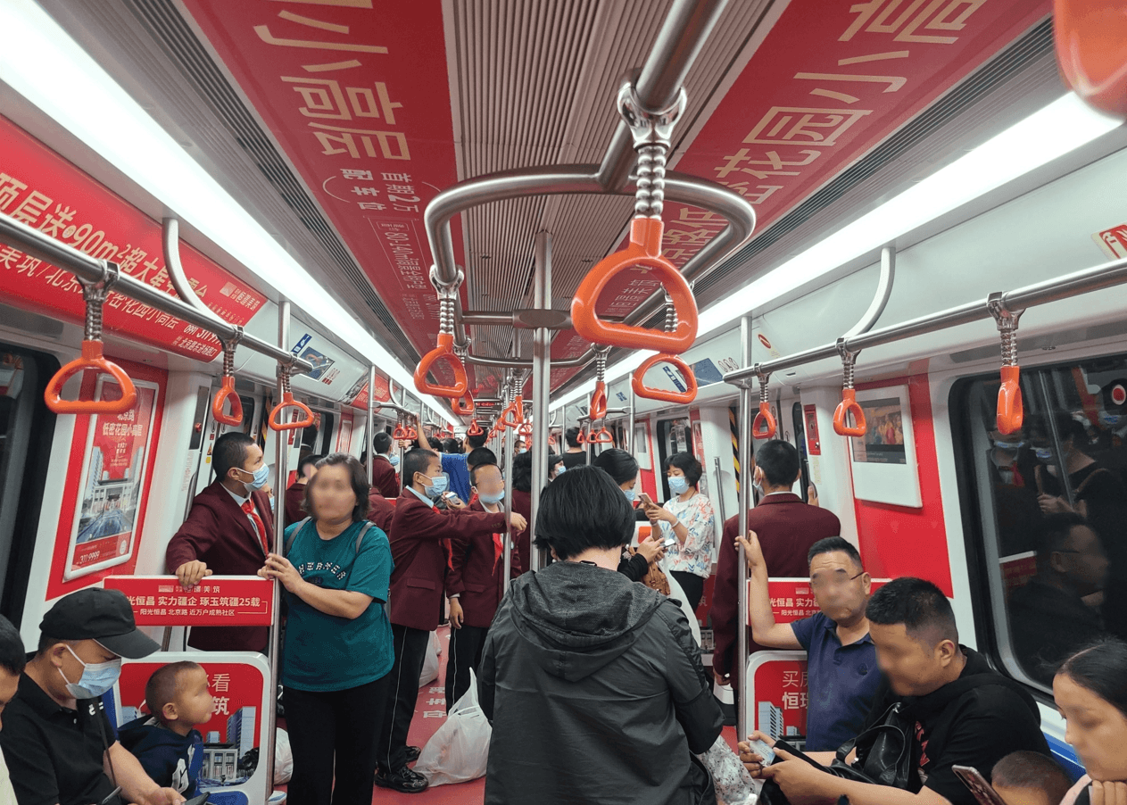 烏魯木齊地鐵列車廣告價格收費(fèi)？烏魯木齊地鐵內(nèi)包車廣告案例圖