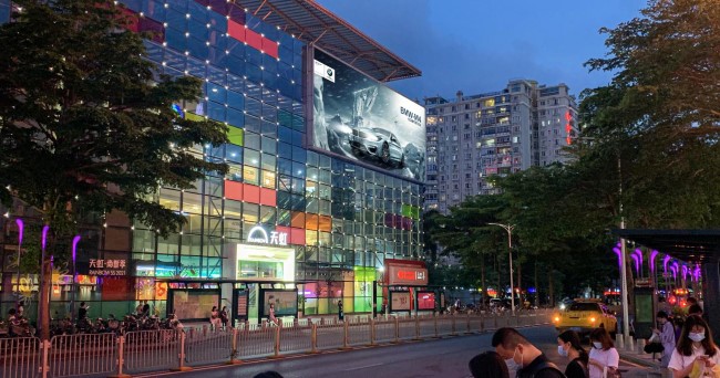 深圳南山海岸城保利商圈戶外大牌廣告價(jià)格，深圳灣后海戶外廣告