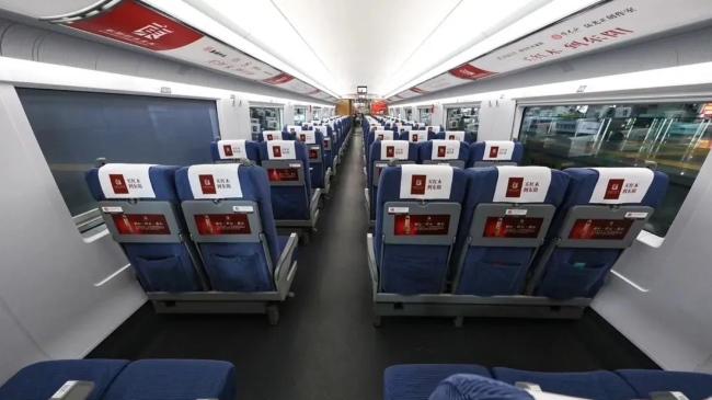 高鐵列車冠名廣告價格收費，高鐵列車內(nèi)車身廣告案例圖