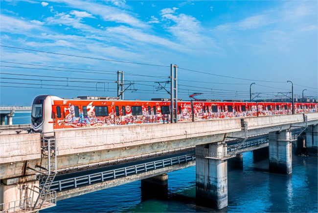 廈門地鐵內(nèi)外包車廣告游戲車身案例圖，廈門地鐵列車廣告價格收費