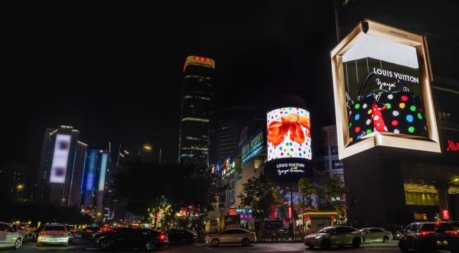 廣州天河正佳廣場萬豪酒店裸眼3D雙屏LED廣告，廣州LED大屏廣告價格