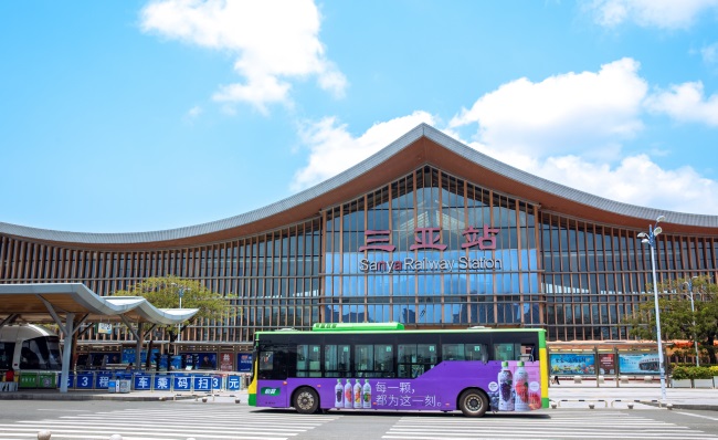 三亞公交車身廣告線路案例，三亞公交車身巴士車體廣告價格收費