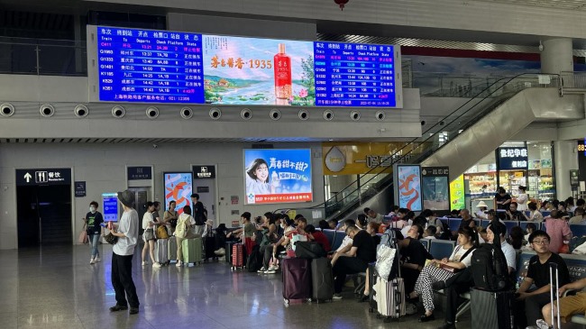 金華火車站廣告價格收費(fèi)標(biāo)準(zhǔn)，金華高鐵站候車大廳LED大屏廣告牌