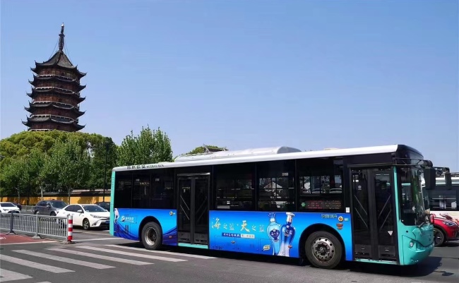 蘇州公交車巴士車身貼廣告價格收費，蘇州公交車外車身廣告線路優(yōu)勢