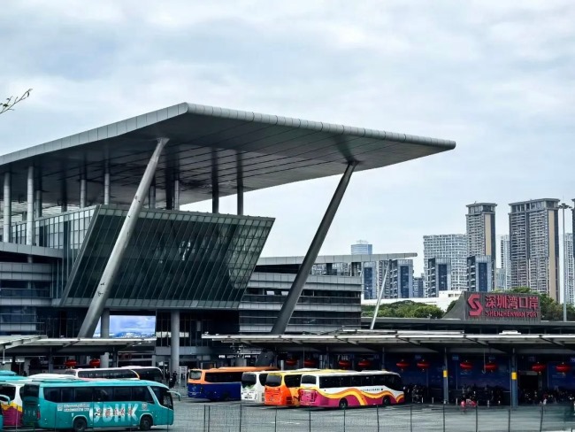 深圳灣口岸出入口通道LED大屏廣告牌，南山深圳灣口岸廣告價格收費