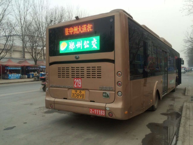 鄭州公交車電子屏廣告價(jià)格，鄭州公交車尾LED彩屏廣告投放優(yōu)勢(shì)分析