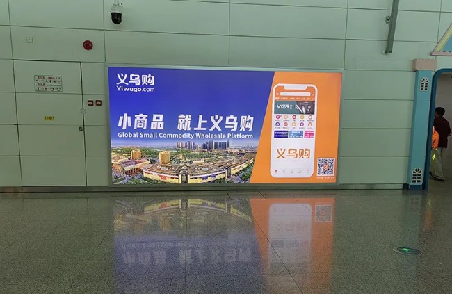 潮汕機場三層出發(fā)候機大廳燈箱廣告投放，揭陽潮汕機場廣告牌價格