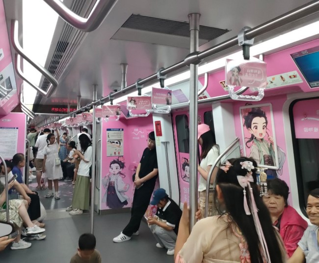 洛陽(yáng)地鐵性?xún)r(jià)比最高車(chē)廂廣告拉手優(yōu)勢(shì)案例，洛陽(yáng)地鐵拉手廣告價(jià)格