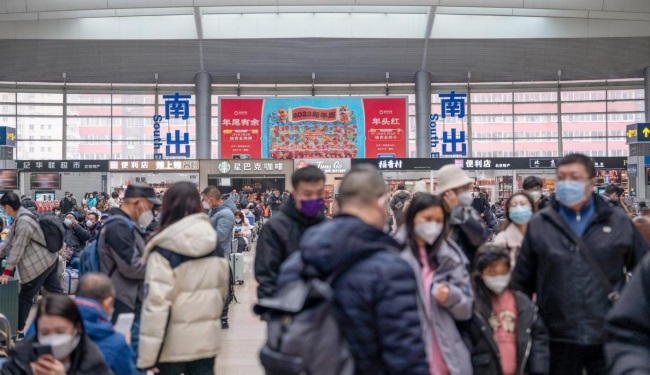 北京南站候車大廳進(jìn)站口站棚大牌看板廣告，北京南高鐵站廣告價格