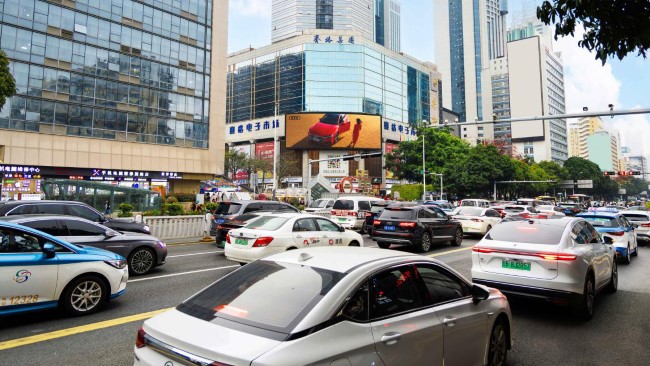深圳深南大道華強(qiáng)北路口賽格LED橫屏廣告，深圳戶外大屏廣告價(jià)格