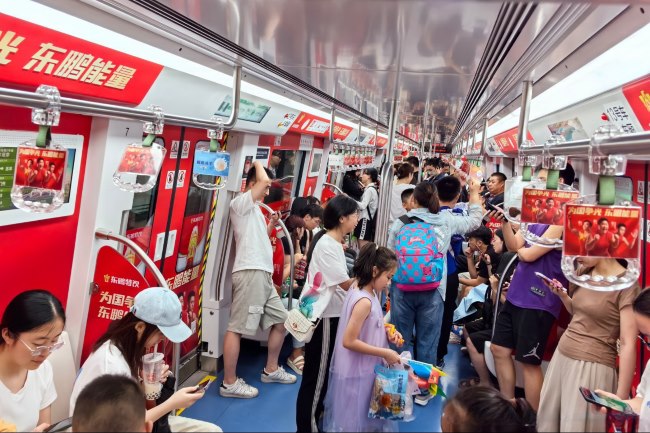 福州地鐵車內(nèi)貼紙內(nèi)包車廣告品牌列車投放，福州地鐵列車廣告價(jià)格