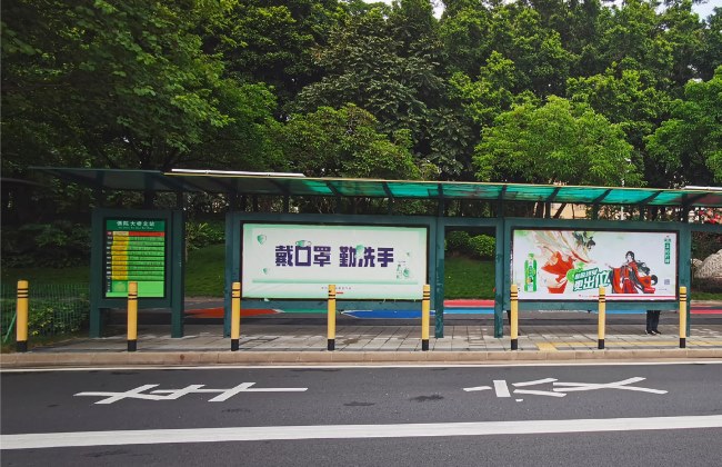 佛山順德公交候車亭站臺燈箱廣告，佛山公交車站牌廣告價格