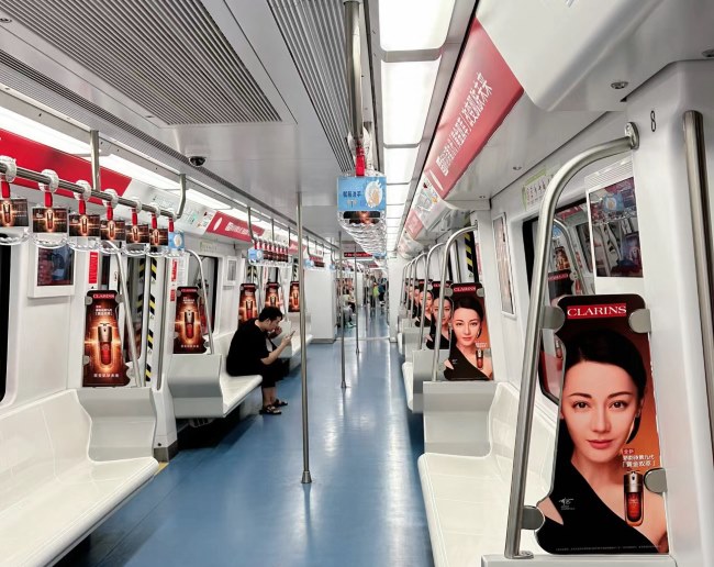 福州1號線地鐵車廂貼紙內(nèi)包車廣告，福州地鐵列車廣告價格