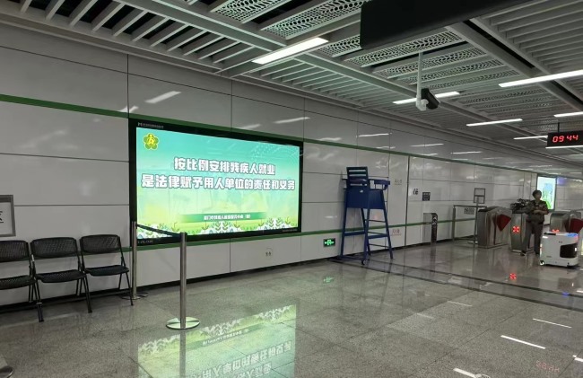 廈門(mén)地鐵站廳墻面燈箱廣告投放，廈門(mén)地鐵站臺(tái)廣告牌價(jià)格