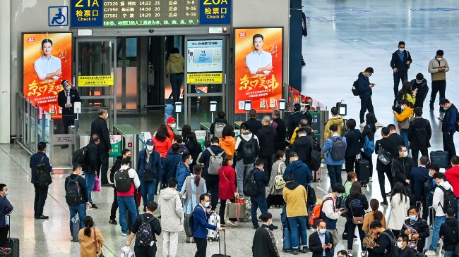 上海虹橋火車站候車大廳大屏廣告投放，上海虹橋高鐵廣告價(jià)格