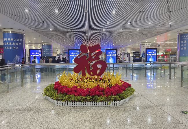福田高鐵站進(jìn)站安檢閘機(jī)口廣告，深圳福田站大屏廣告價(jià)格