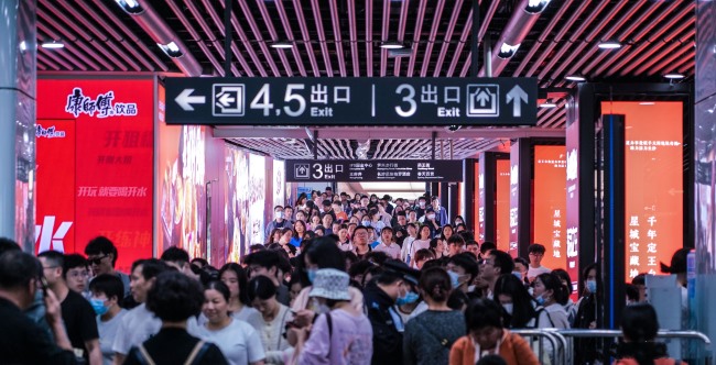 長沙地鐵五一廣場換乘通道墻面廣告，長沙地鐵大屏廣告價格