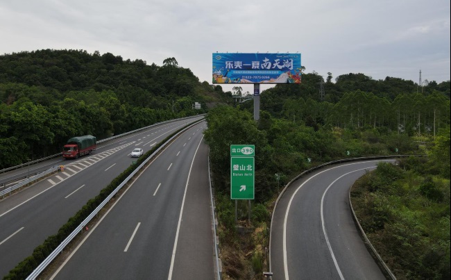 重慶渝涪渝遂高桿立柱廣告投放，重慶渝瀘高速大牌廣告價格
