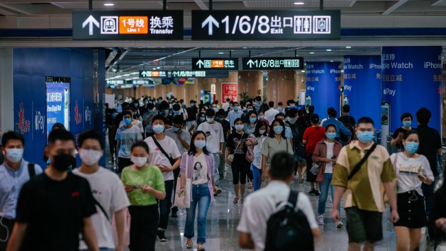 廈門呂厝地鐵站換乘通道墻面廣告投放，廈門地鐵廣告價格