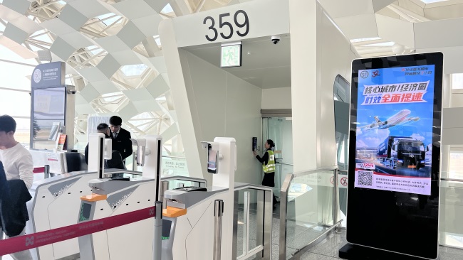 2025年順豐大件機場和高鐵廣告為什么選擇與深圳第一戶外傳媒合作？相關(guān)廣告的發(fā)布流程是怎樣的？