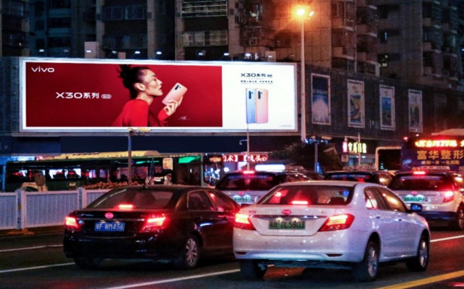 很多企業(yè)主搞不清楚線下媒體和戶外媒體有什么區(qū)別，詳細(xì)分析線下媒體和戶外媒體的區(qū)別。