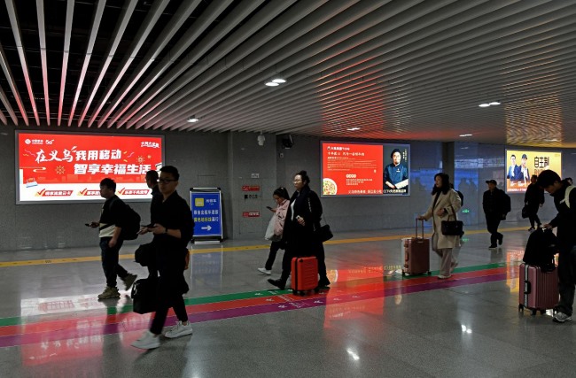 義烏火車站出站通道燈箱廣告投放，義烏站高鐵廣告價(jià)格