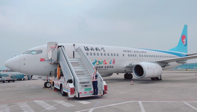 河北航空機(jī)身彩繪廣告投放，河北航空外機(jī)身貼膜廣告價格