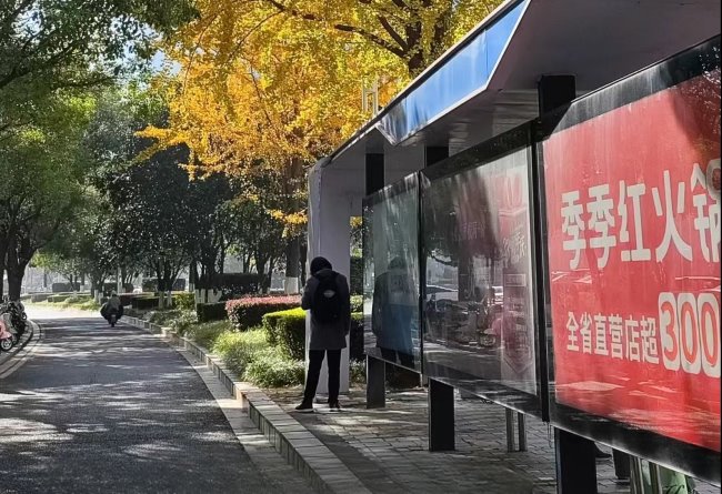 南昌公交站臺燈箱廣告投放，南昌巴士候車亭廣告價格